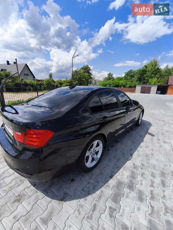 Седан BMW 3 Series 2013 в Шацьку