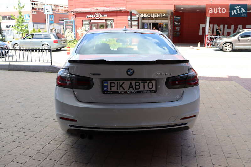 Седан BMW 3 Series 2018 в Львові