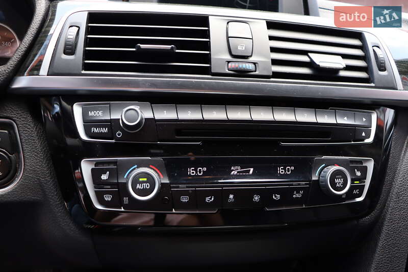 Седан BMW 3 Series 2018 в Львові