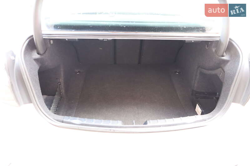 Седан BMW 3 Series 2018 в Львові