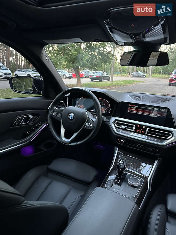 Седан BMW 3 Series 2019 в Черкасах