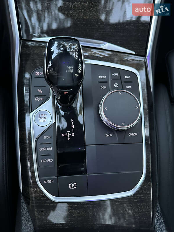 Седан BMW 3 Series 2019 в Черкасах