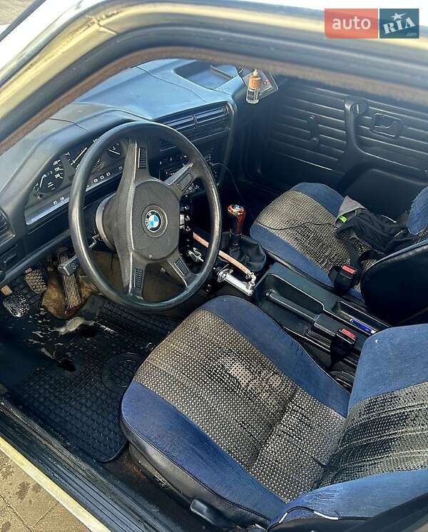 Седан BMW 3 Series 1986 в Новой Водолаге