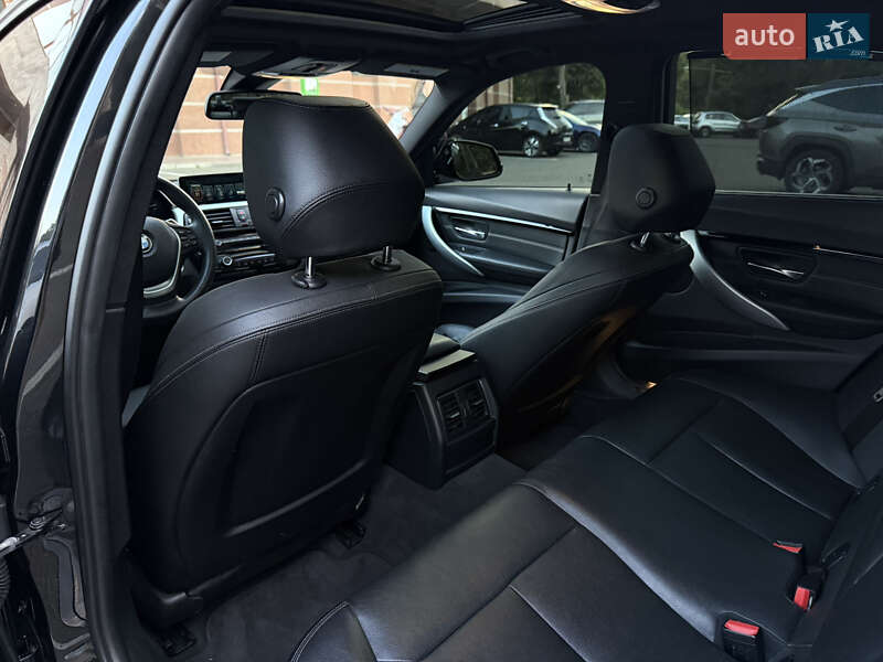 Седан BMW 3 Series 2016 в Одессе