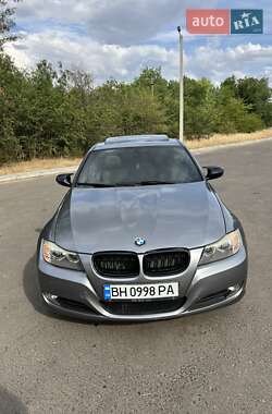 Седан BMW 3 Series 2010 в 