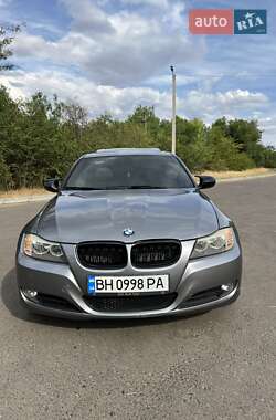 Седан BMW 3 Series 2010 в 