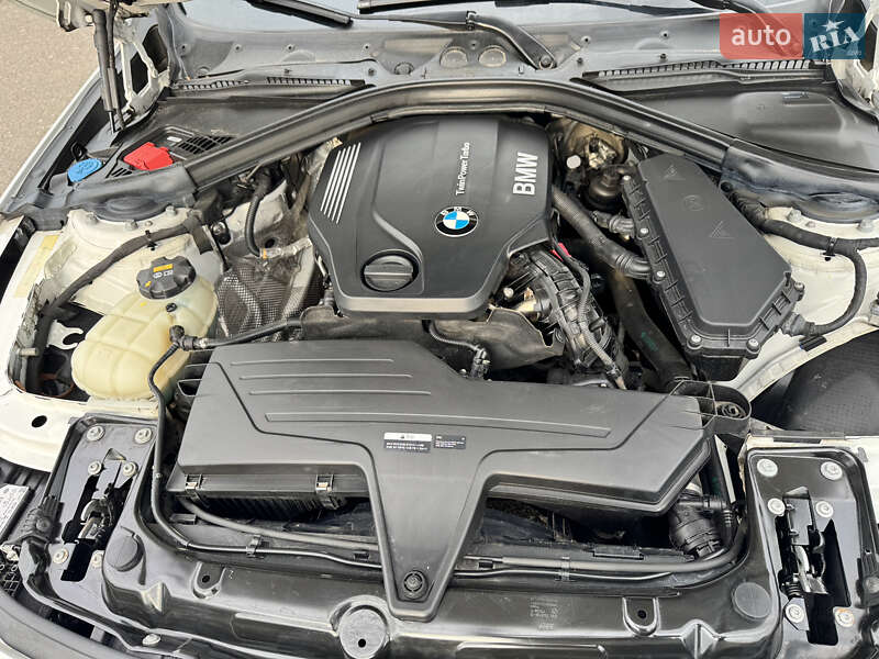 Седан BMW 3 Series 2017 в Киеве