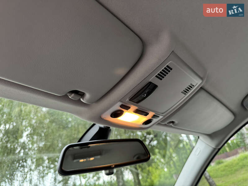 Универсал BMW 3 Series 2012 в Золочеве