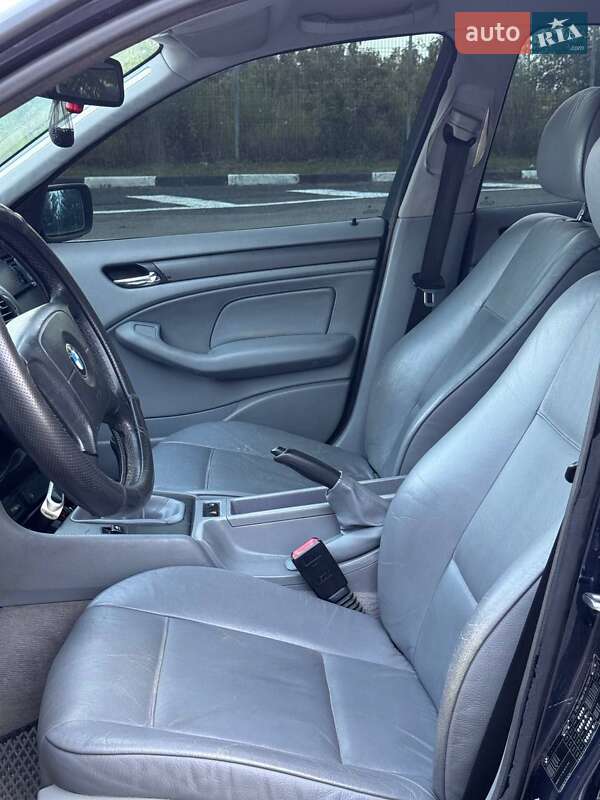 Седан BMW 3 Series 2000 в Дубровиці