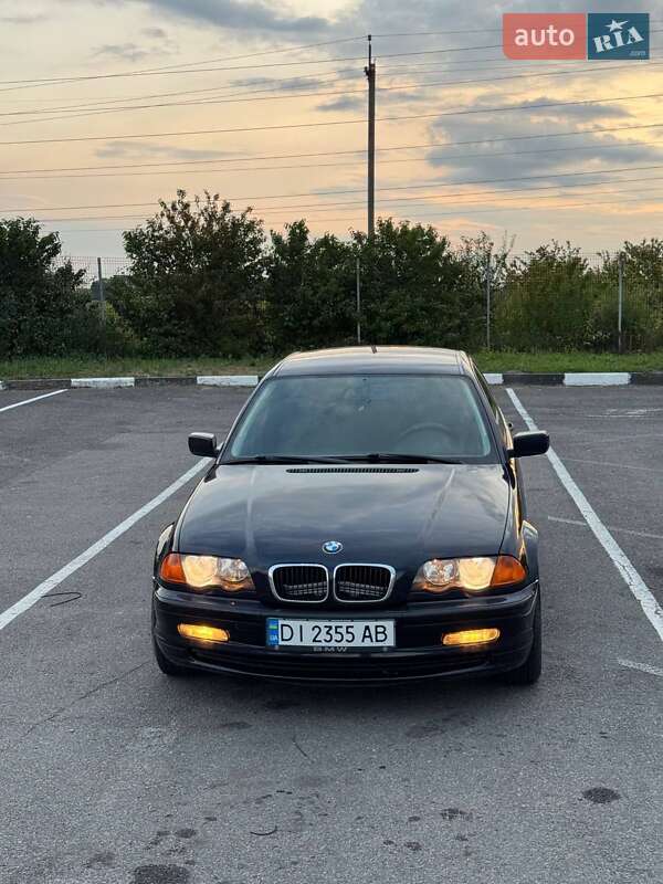 Седан BMW 3 Series 2000 в Дубровиці