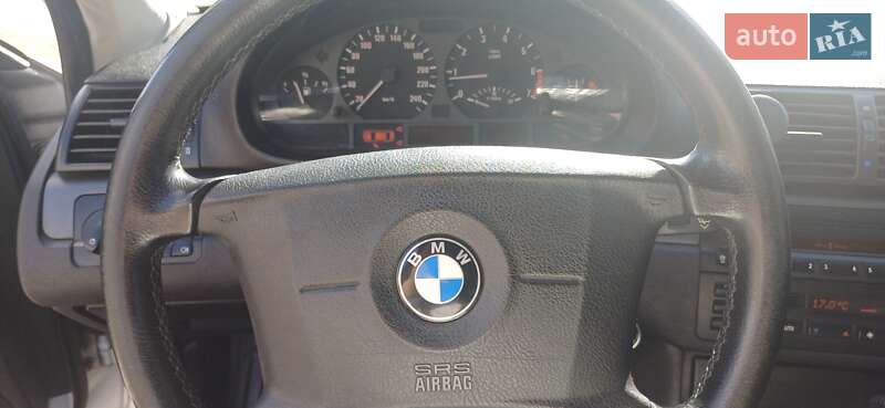 Седан BMW 3 Series 1999 в Киеве