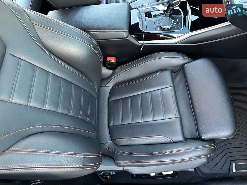 Седан BMW 3 Series 2019 в Одессе