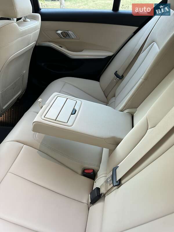 Седан BMW 3 Series 2019 в Тернополі фото 30 Седан BMW 3 Series 2019 в Тернополі