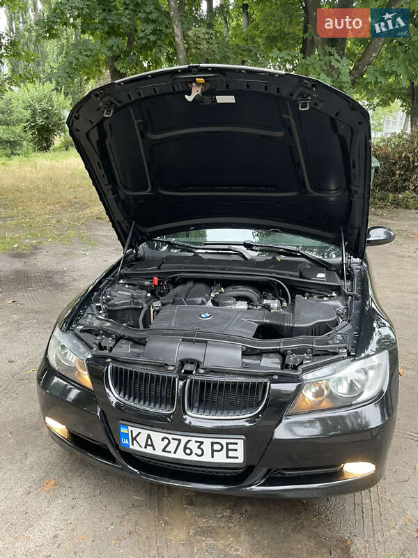 Седан BMW 3 Series 2006 в Киеве