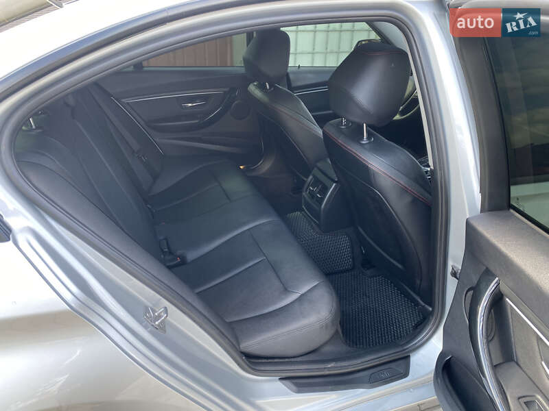 Седан BMW 3 Series 2013 в Львове