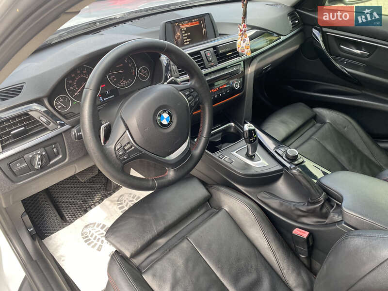 Седан BMW 3 Series 2013 в Львове