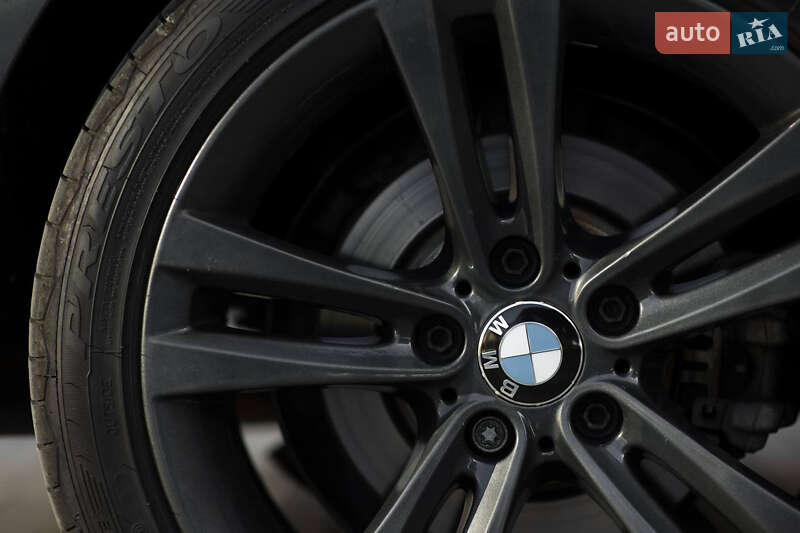 Седан BMW 3 Series 2017 в Днепре