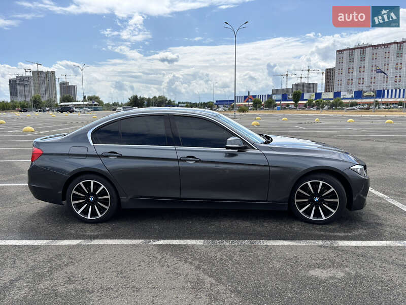 Седан BMW 3 Series 2015 в Києві