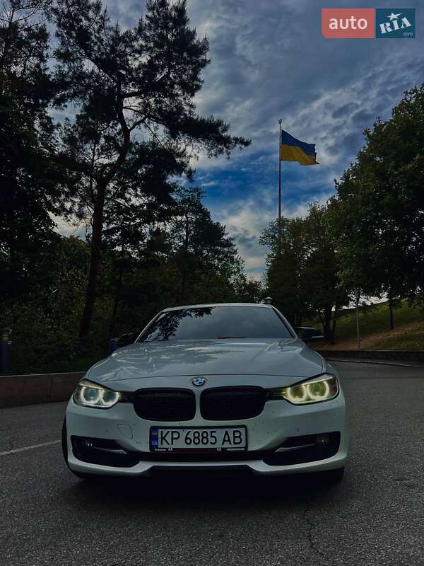 Седан BMW 3 Series 2012 в Запорожье