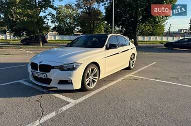 Седан BMW 3 Series 2015 в Львові