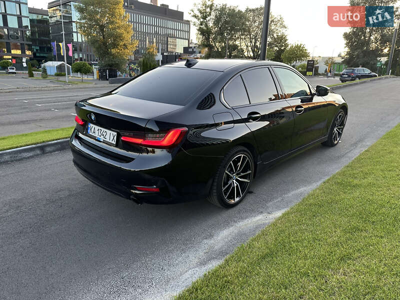 Седан BMW 3 Series 2019 в Киеве
