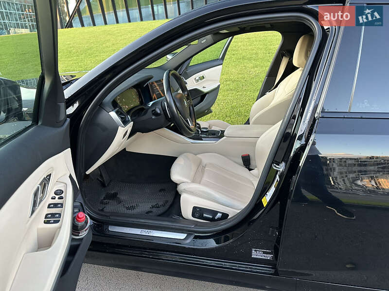 Седан BMW 3 Series 2019 в Киеве