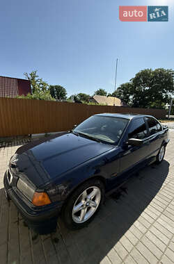 Седан BMW 3 Series 1994 в Измаиле