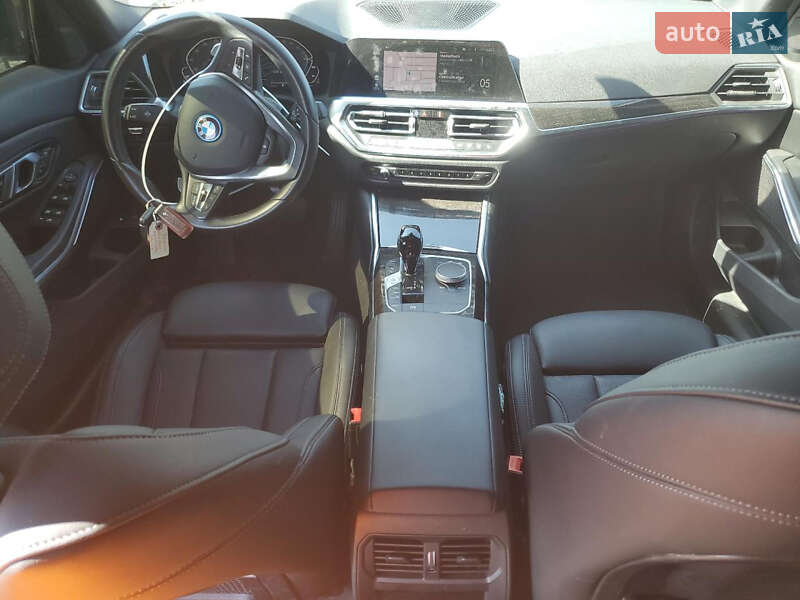Седан BMW 3 Series 2022 в Киеве