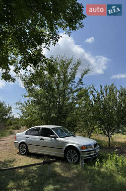 Седан BMW 3 Series 2001 в Новоукраїнці