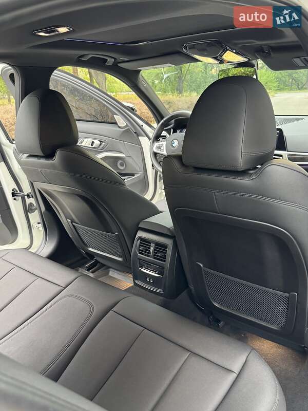 Седан BMW 3 Series 2021 в Днепре