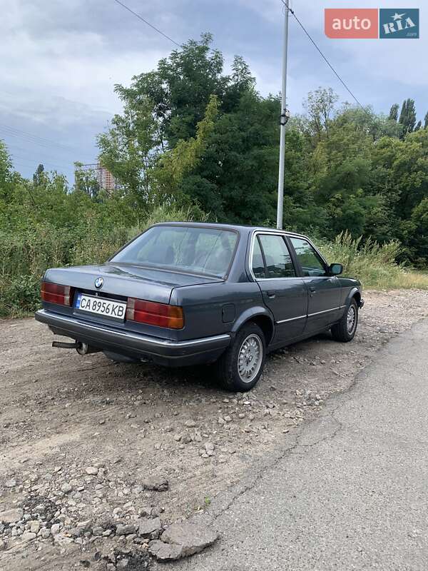 Седан BMW 3 Series 1986 в Киеве