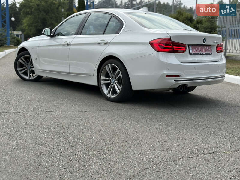 Седан BMW 3 Series 2017 в Киеве