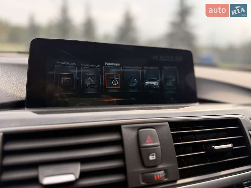 Седан BMW 3 Series 2017 в Киеве