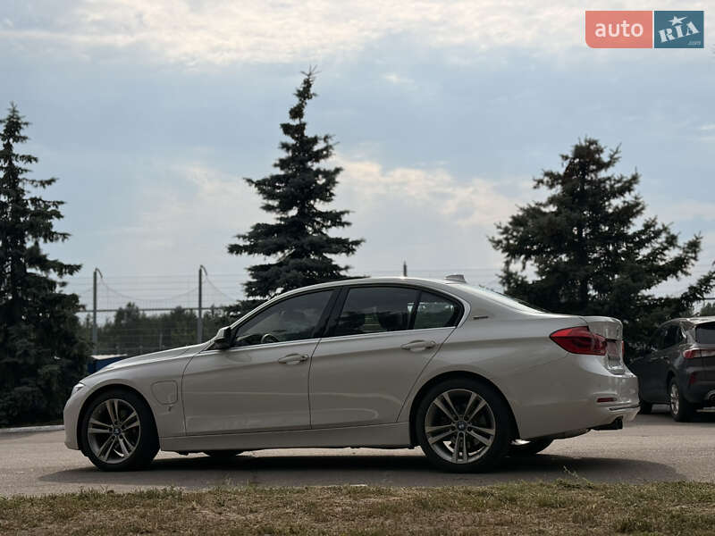 Седан BMW 3 Series 2017 в Киеве