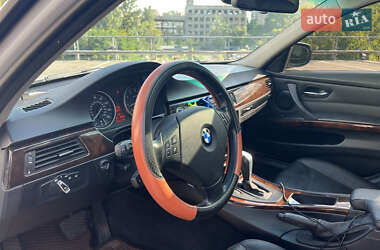 Седан BMW 3 Series 2011 в 