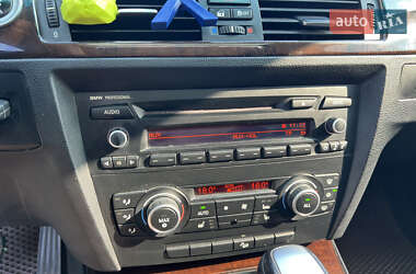 Седан BMW 3 Series 2011 в 