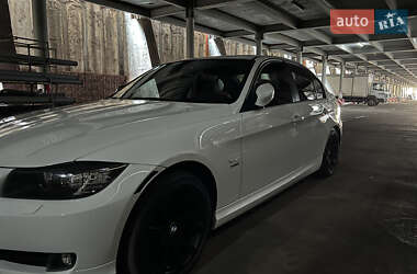 Седан BMW 3 Series 2011 в 