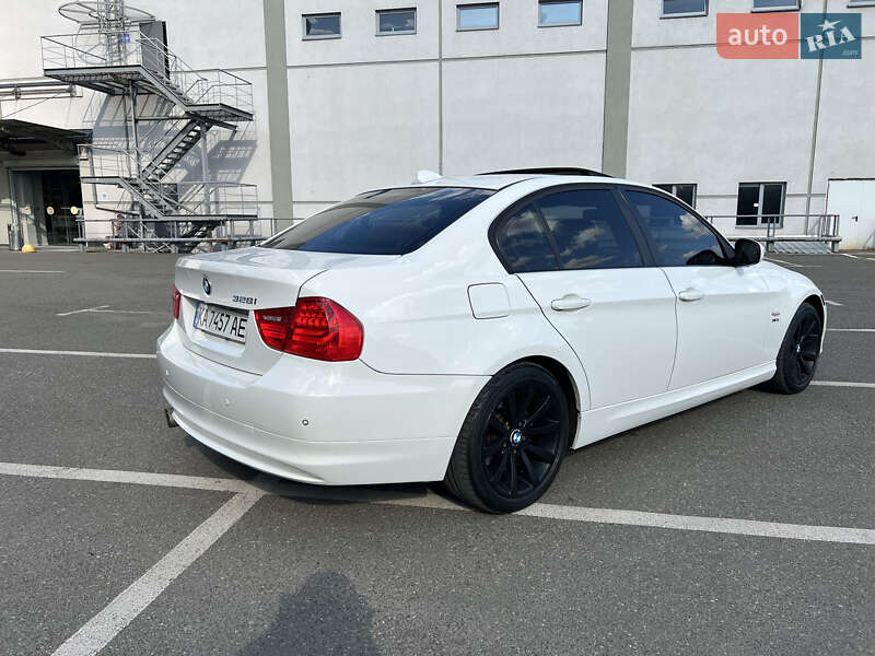 Седан BMW 3 Series 2011 в Киеве
