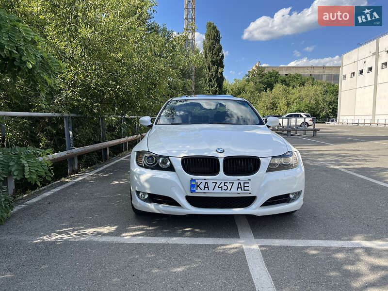 Седан BMW 3 Series 2011 в Киеве
