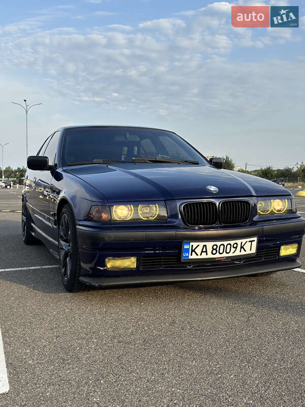 Седан BMW 3 Series 1996 в Киеве