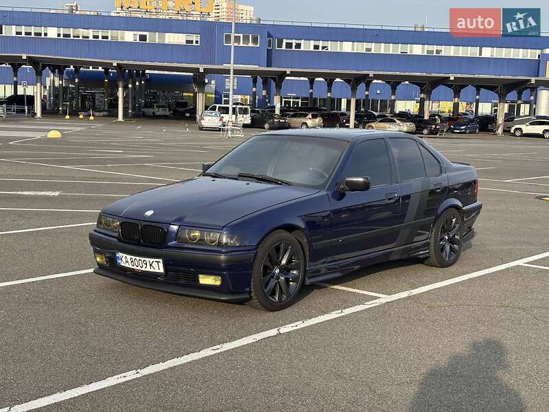 Седан BMW 3 Series 1996 в Киеве