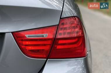 Седан BMW 3 Series 2011 в 