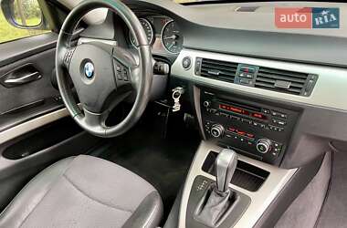 Седан BMW 3 Series 2011 в 