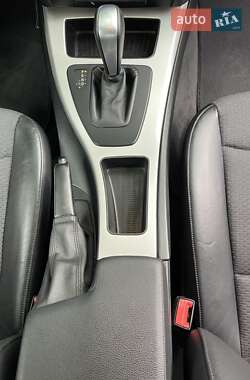 Седан BMW 3 Series 2011 в 