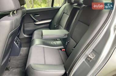 Седан BMW 3 Series 2011 в 