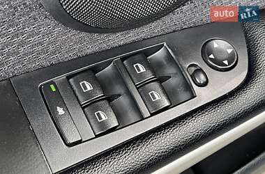 Седан BMW 3 Series 2011 в 