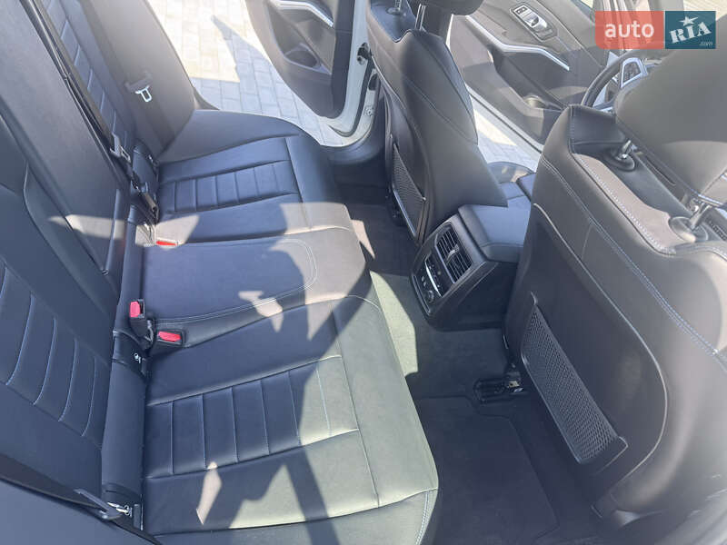 Седан BMW 3 Series 2020 в Киеве