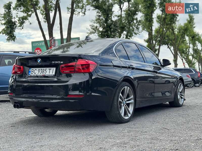 Седан BMW 3 Series 2016 в Львові