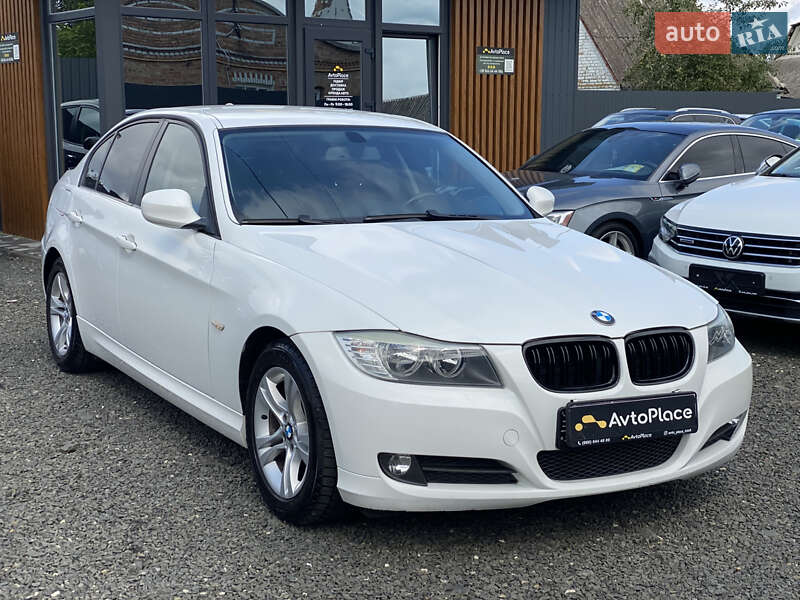 Седан BMW 3 Series 2009 в Луцке