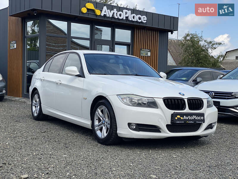 Седан BMW 3 Series 2009 в Луцке